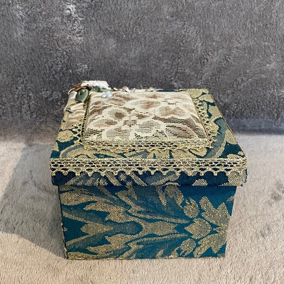 Katherine's Collection Vintage Gree Satin & Cream Lace Jewellery/Trinket Box - Picture 4 of 8